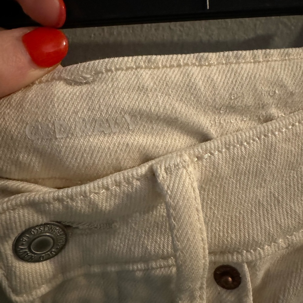 Old Navy Cream Wide Leg Jeans - Picture 7 of 7